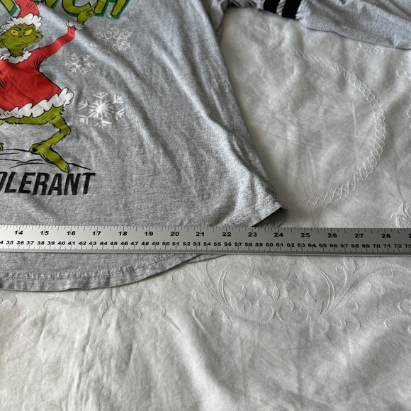 The Grinch Holiday Gray Christmas Long Sleeve T-Shirt Size 2X Good to be Bad - Picture 10 of 11